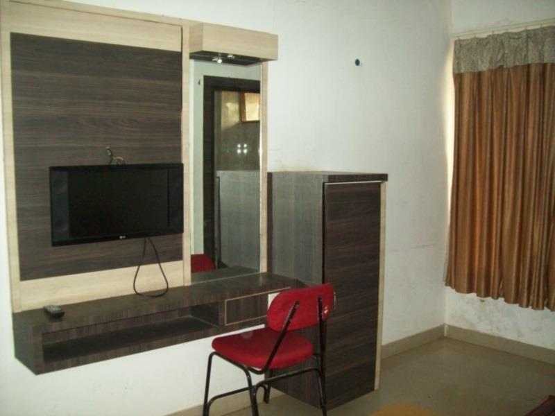 Hotel Mid - Way Inn Γκαντχιναγκάρ Εξωτερικό φωτογραφία